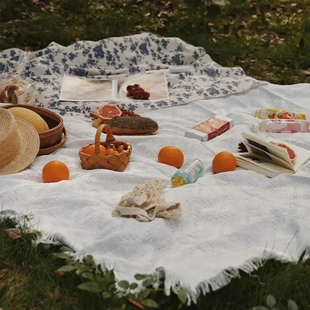 Anbeda Blanket with Strap