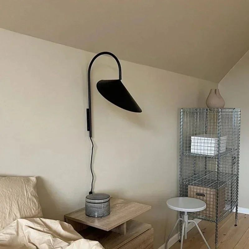 Ashndando Wall Lamp