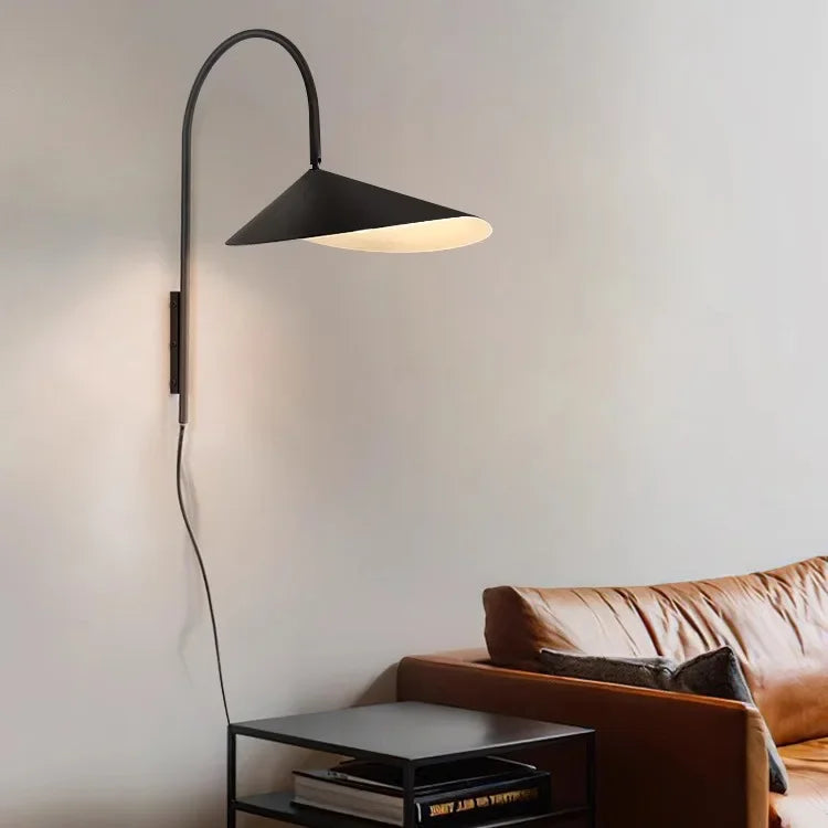 Ashndando Wall Lamp