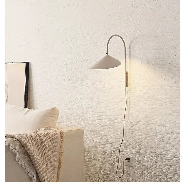 Ashndando Wall Lamp