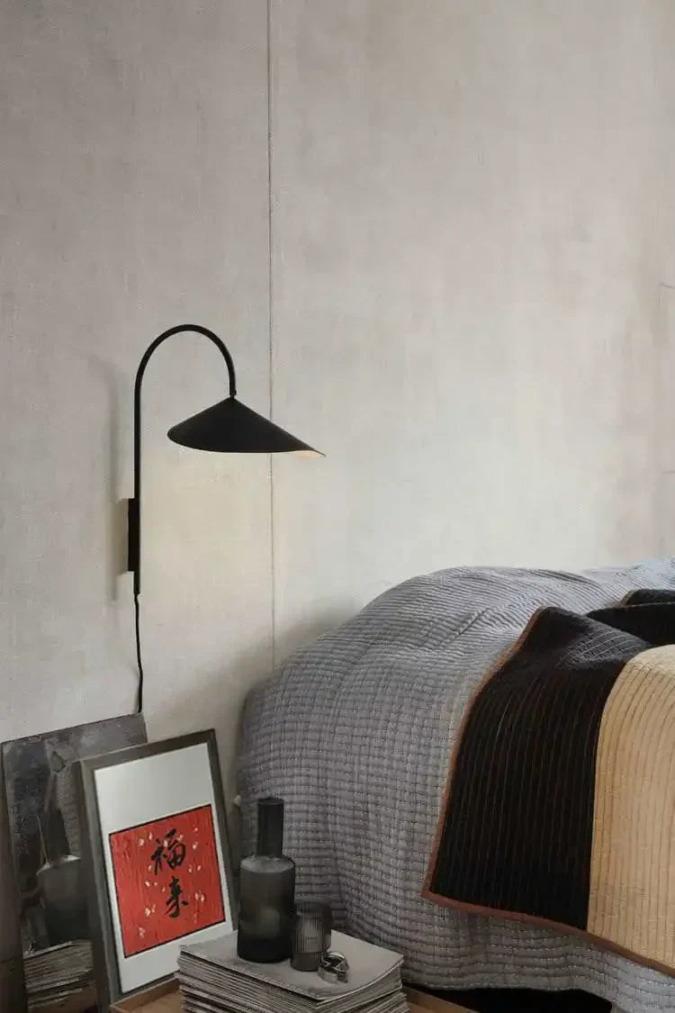 Ashndando Wall Lamp
