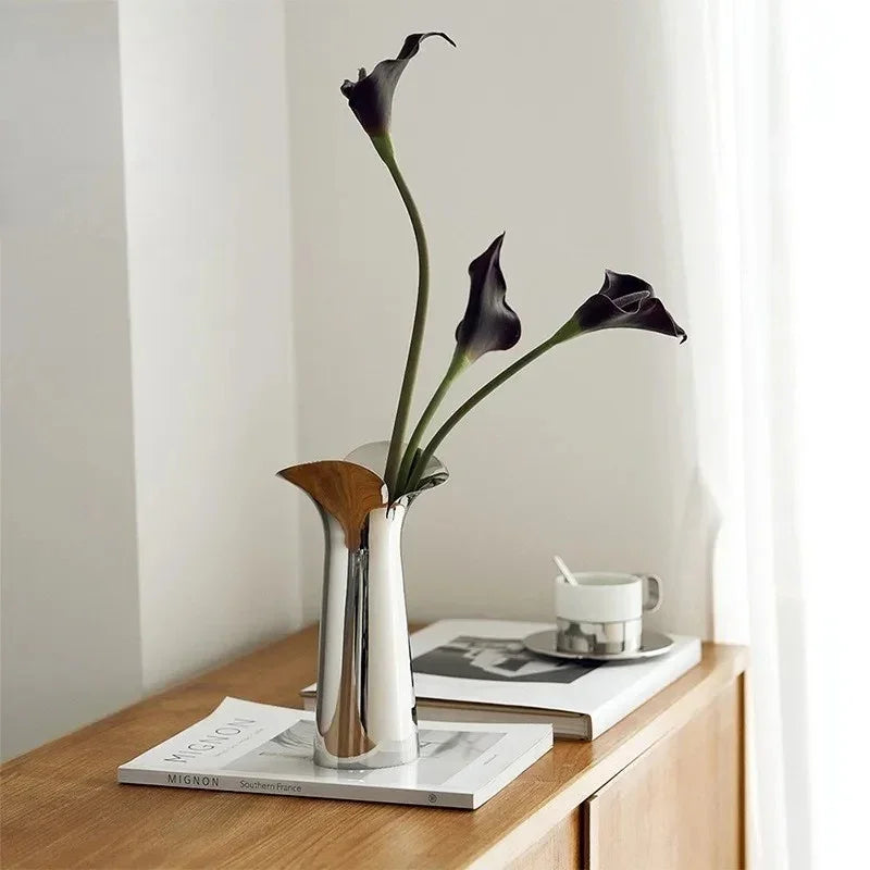 Ashndirra Vase