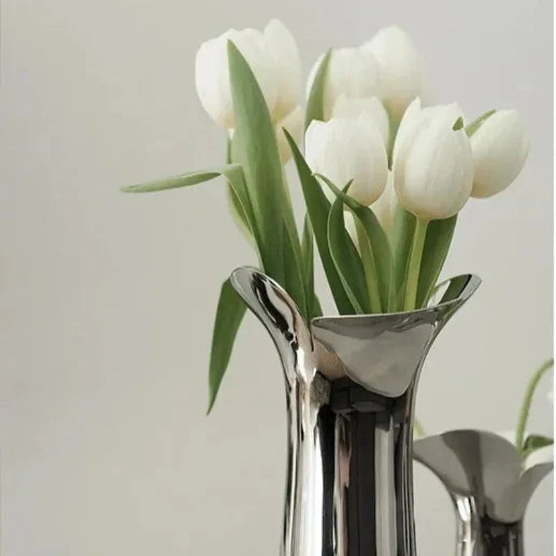 Ashndirra Vase