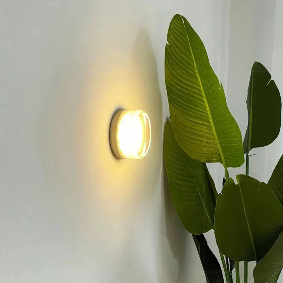 Ashstunda Wall Lamp