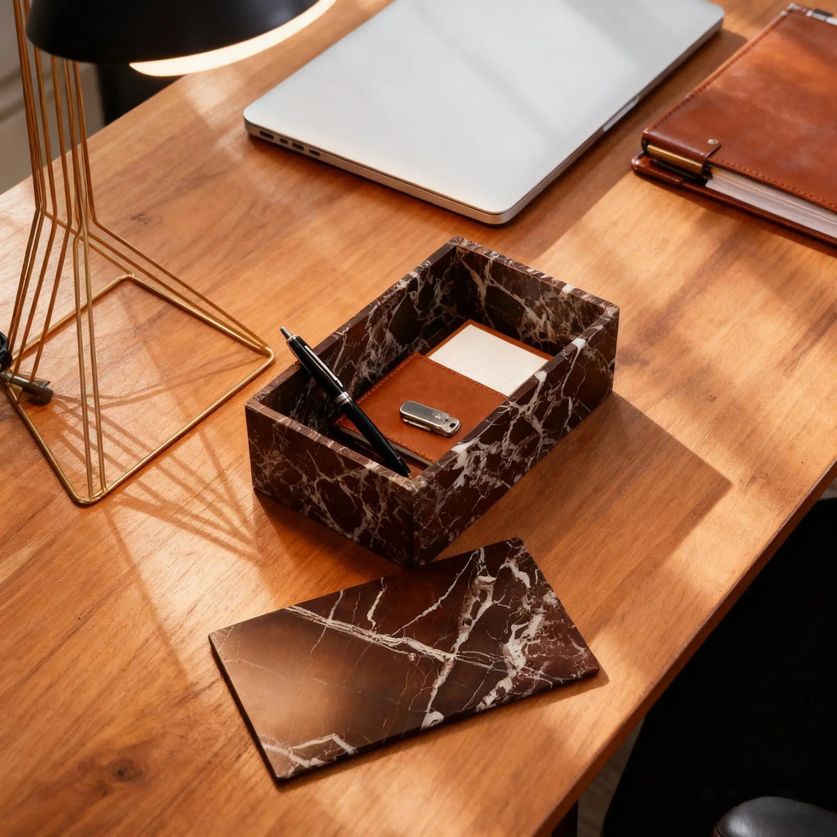 Belnarno Tray Box