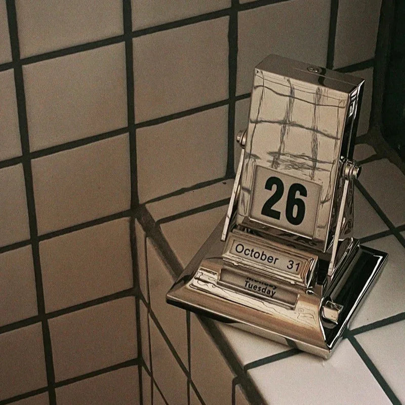 Berndina Desk Calendar