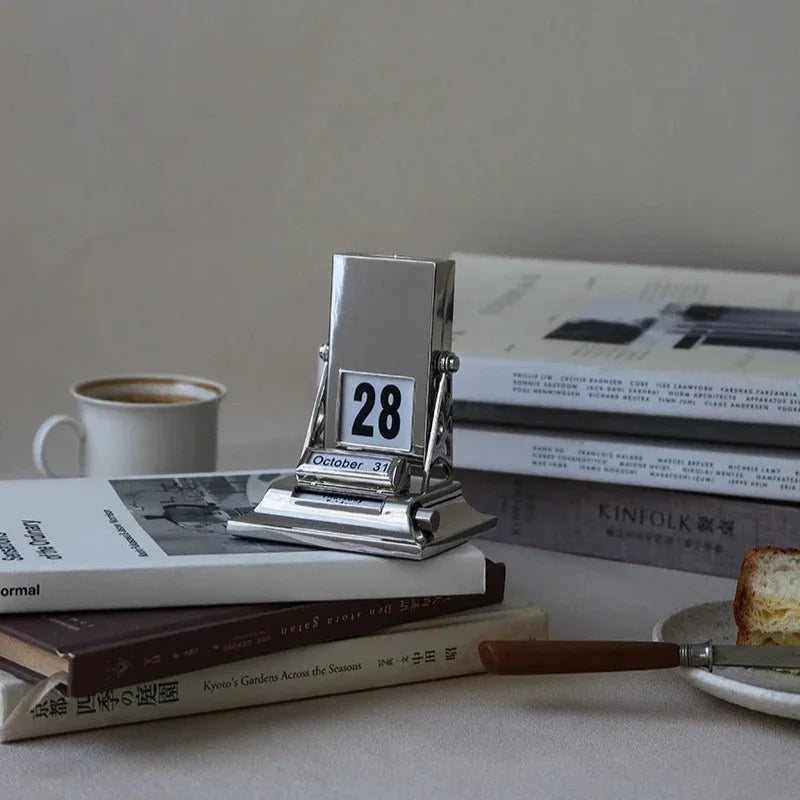 Berndina Desk Calendar