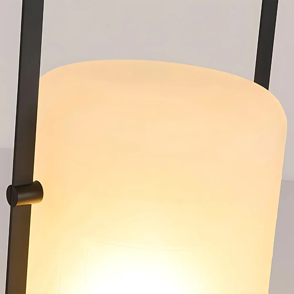 Bryanta Outdoor Lamp