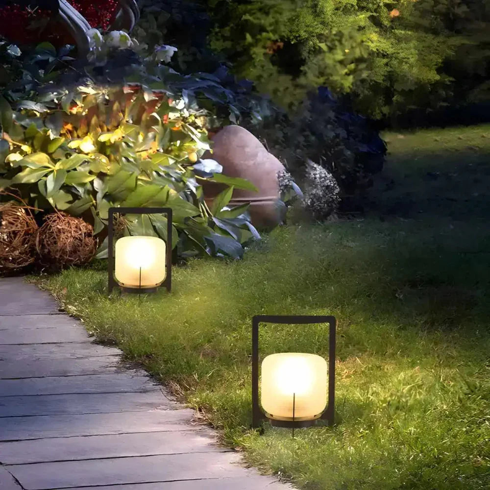 Bryanta Outdoor Lamp