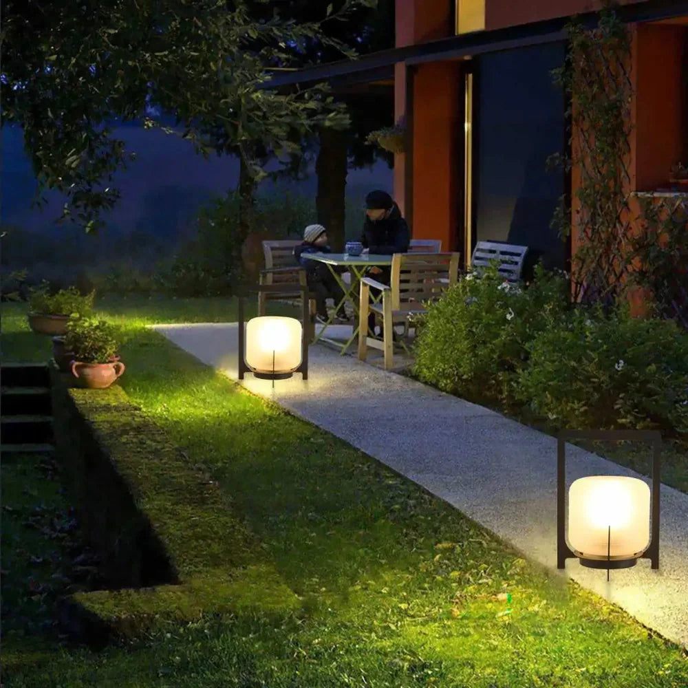 Bryanta Outdoor Lamp
