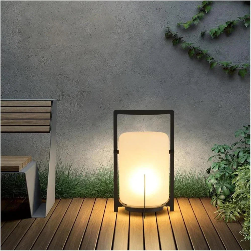 Bryanta Outdoor Lamp