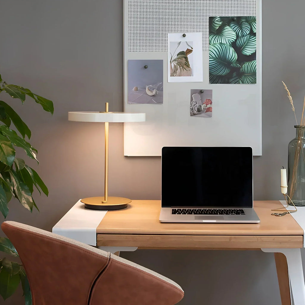 Calstova LED Portable Lamp