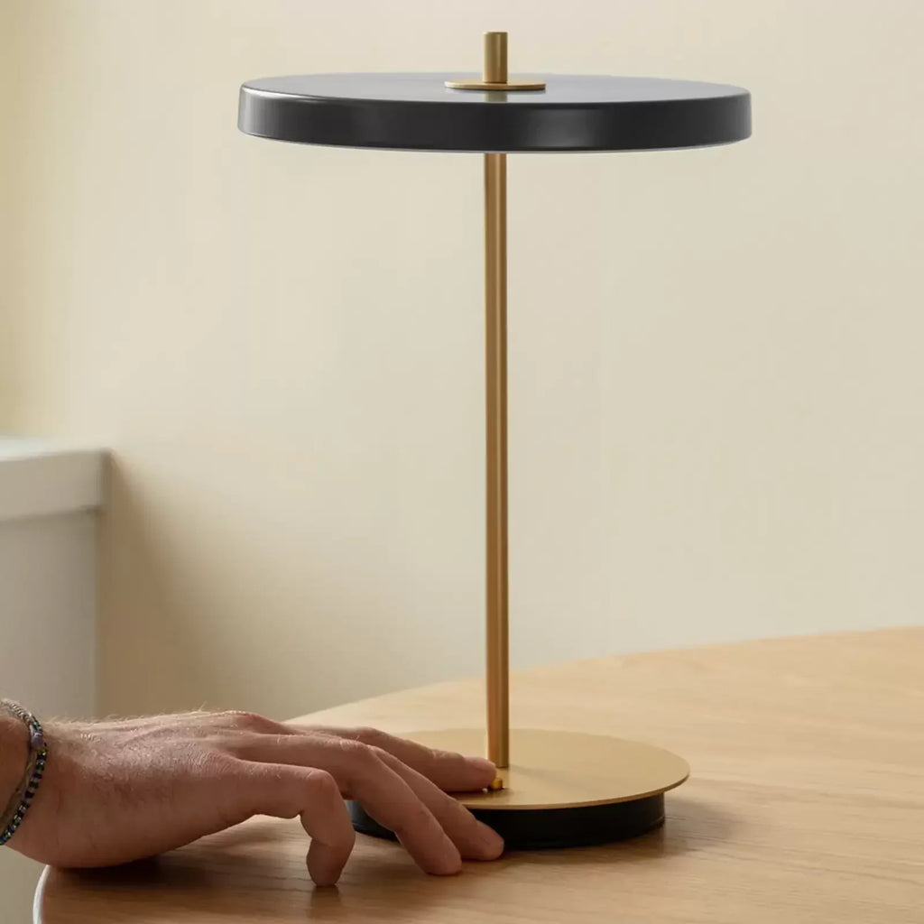 Calstova LED Portable Lamp