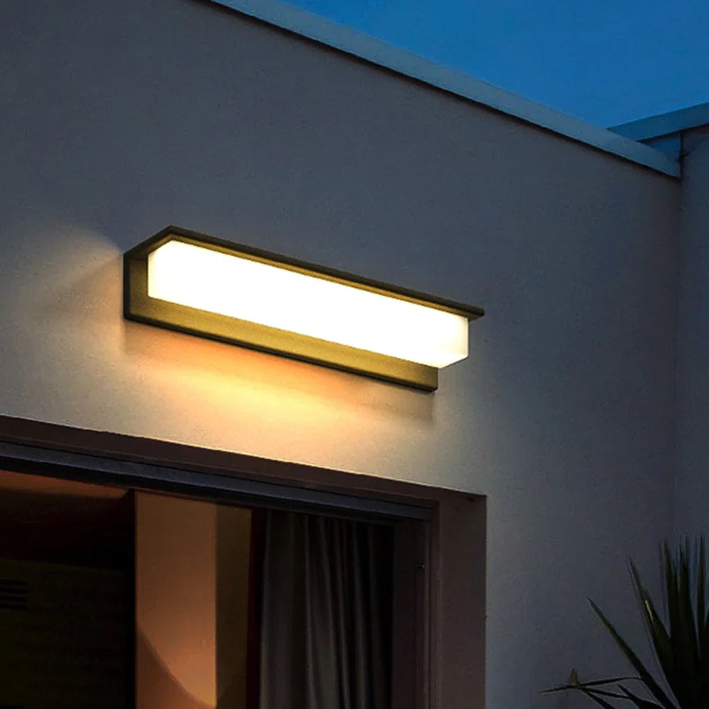 Cloveworth Solar Outdoor Wall Lamp