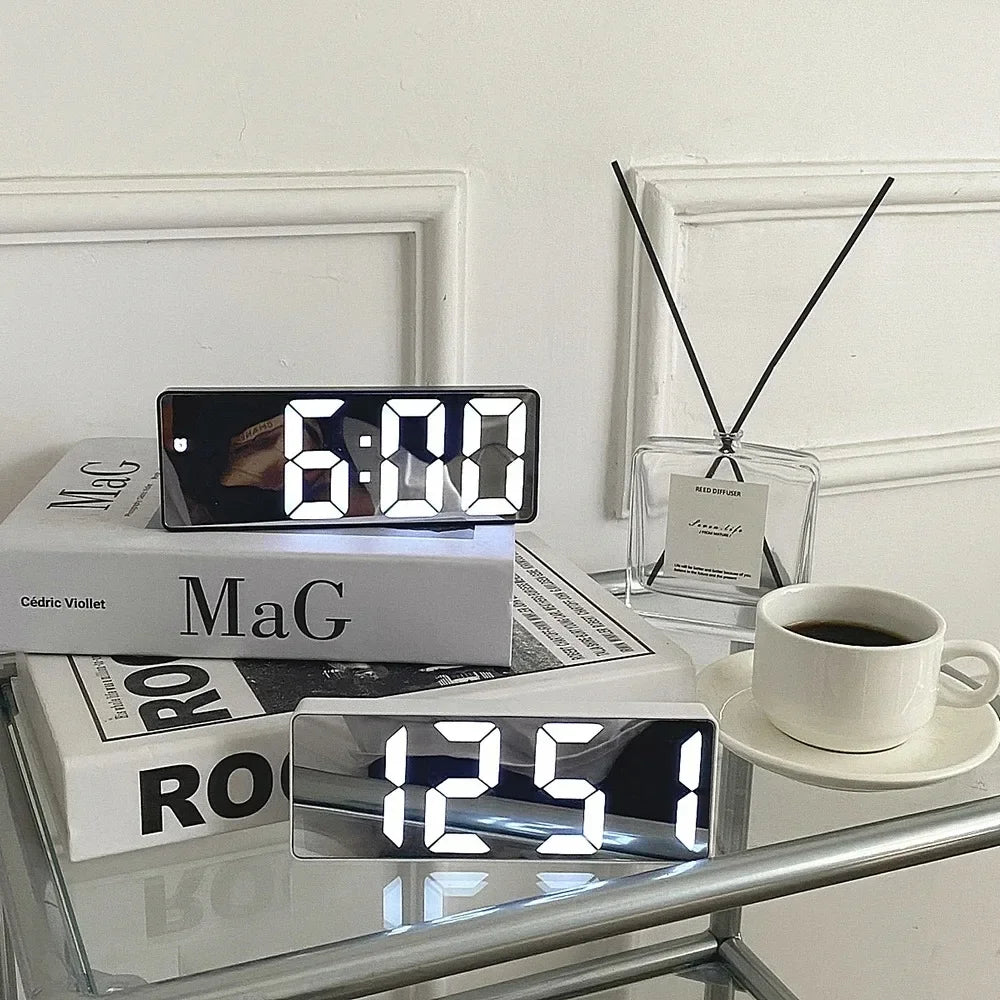 Clysteda Clock