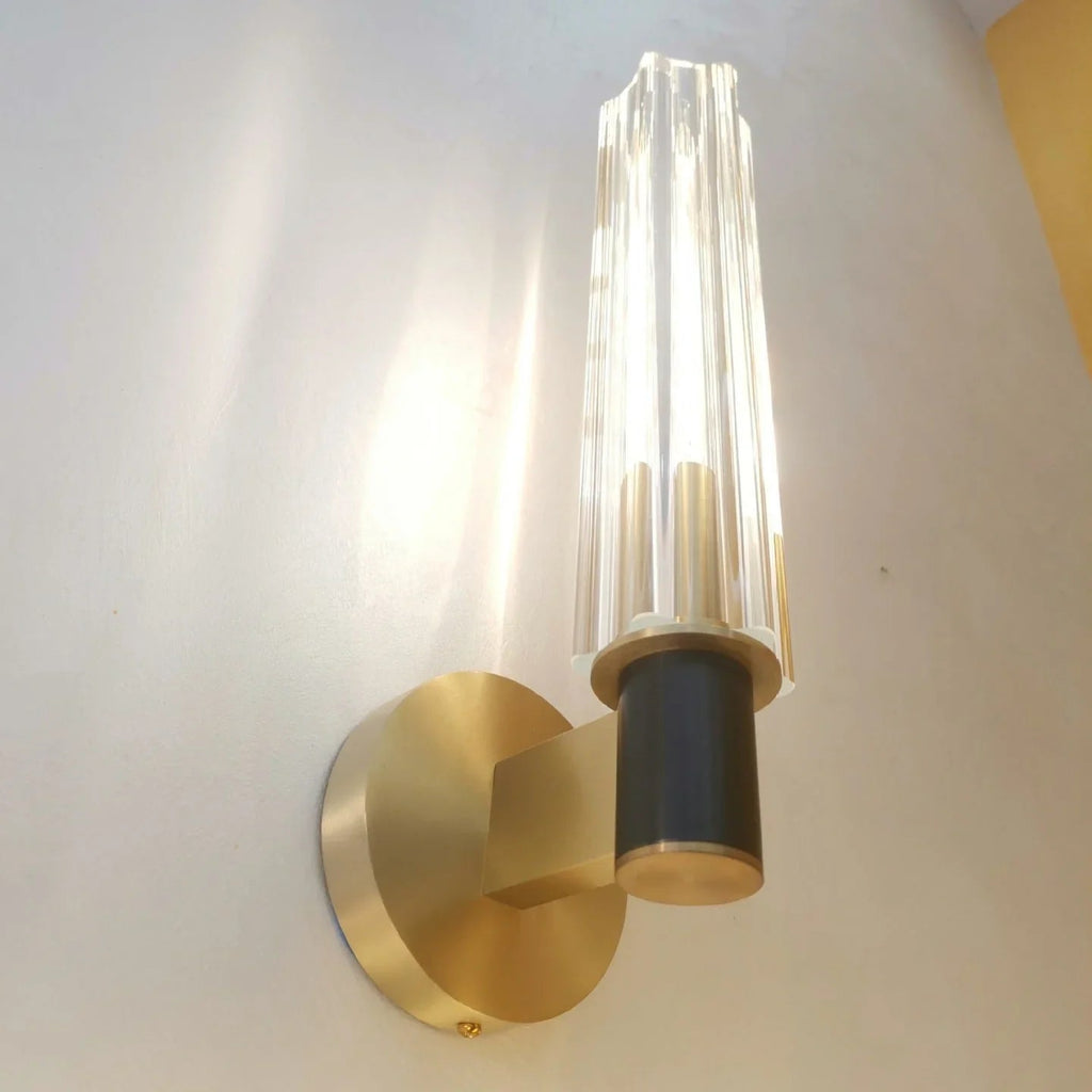 Corvura Wall Lamp