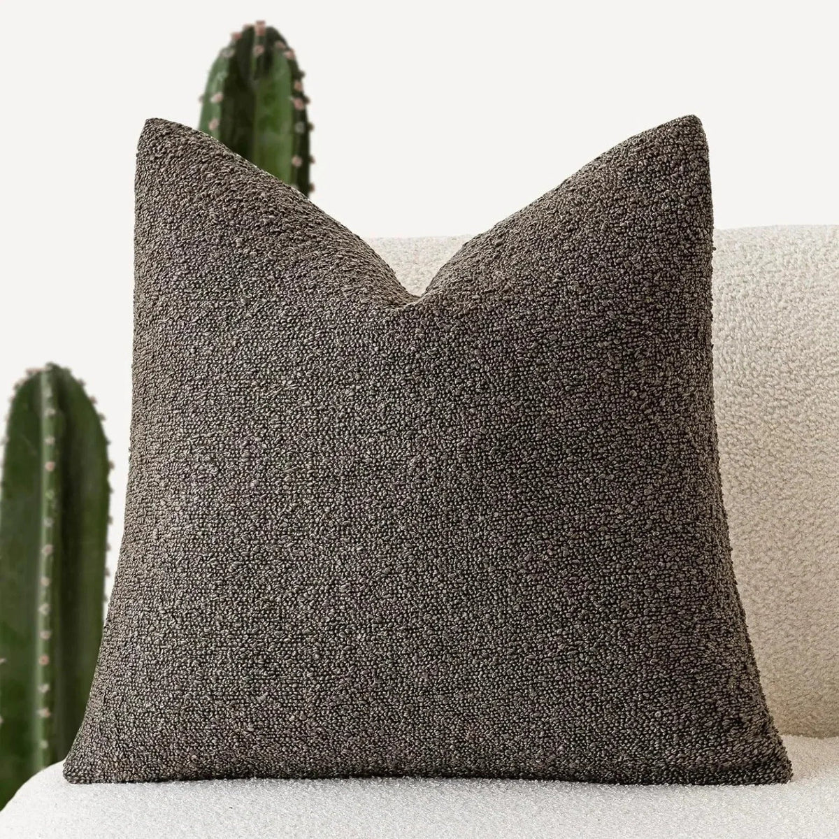 Dalnando Cushion