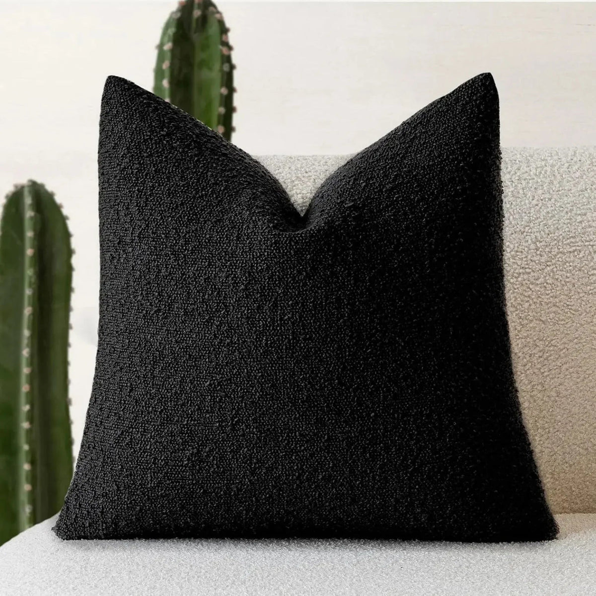 Dalnando Cushion