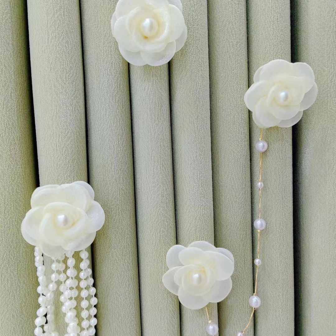 Decorative Curtain Clip with Flower Design | TheKanta