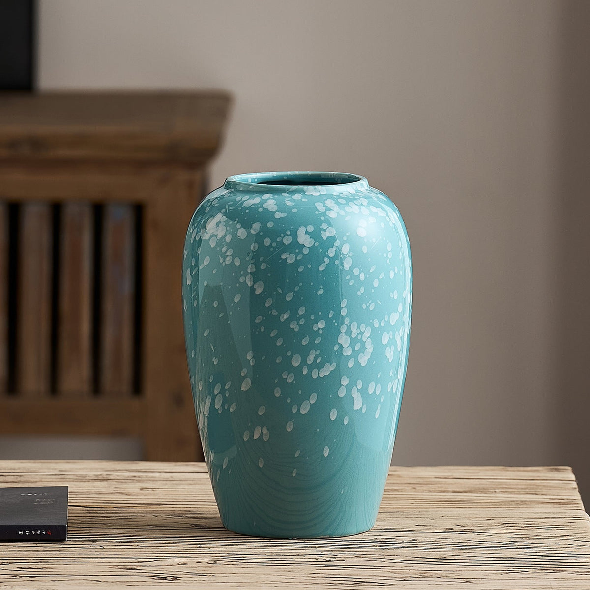 Decorative Vase Model Nvnf | TheKanta