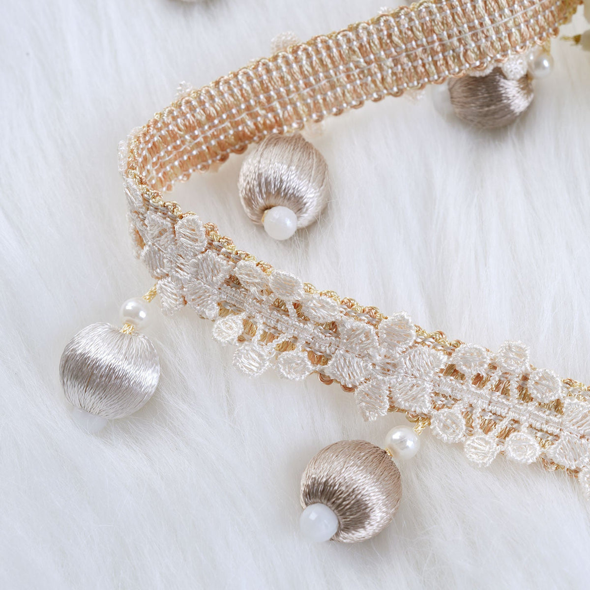 Elegant Decorative Hairband | TheKanta