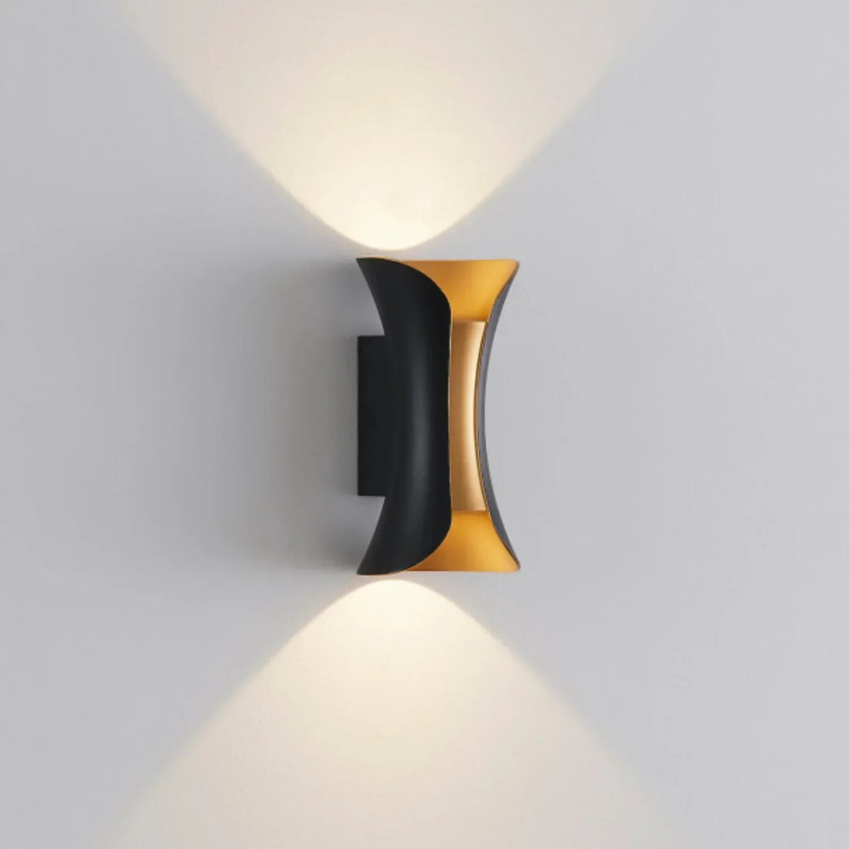 Emtuna Waterproof LED Wall Lamp
