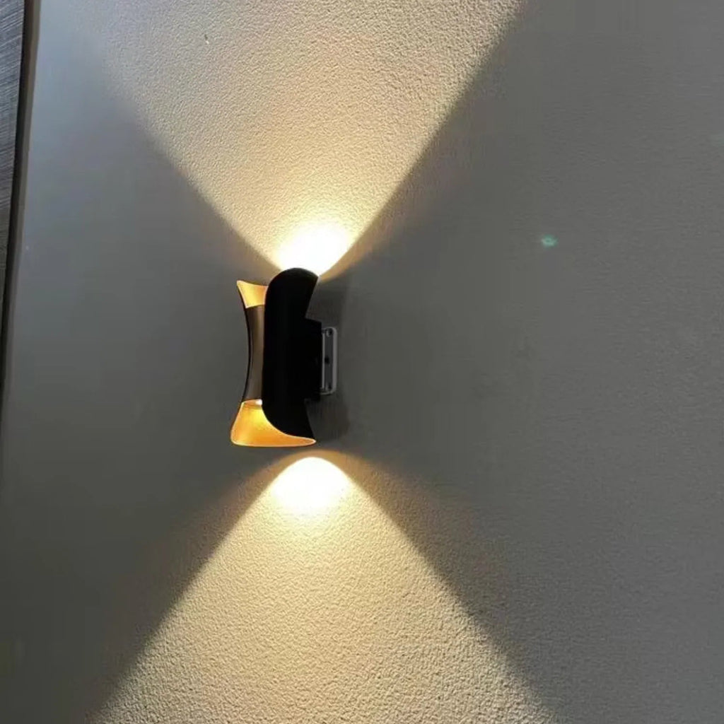 Emtuna Waterproof LED Wall Lamp