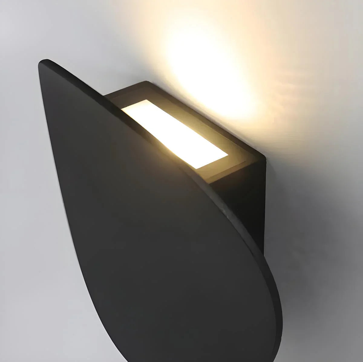 Fennoda Wall Lamp