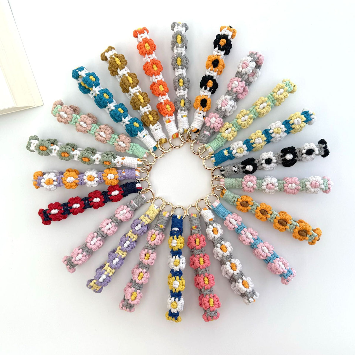 Floral Macrame Keychain Holder Red Blue | TheKanta