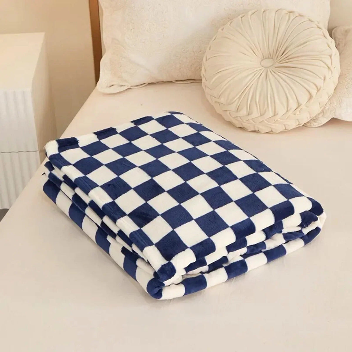 Gilnynta Throw Blanket