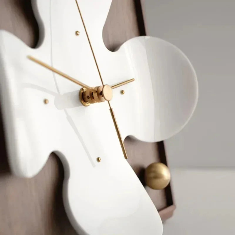 Gilrara Table Clock