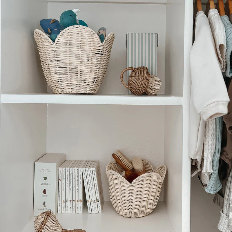 Handwoven Basket with Elegant Shape | TheKanta