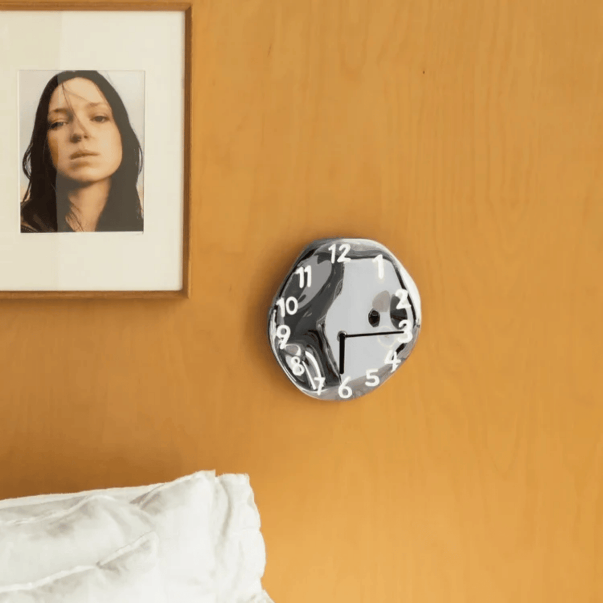 Harbita Wall Clock