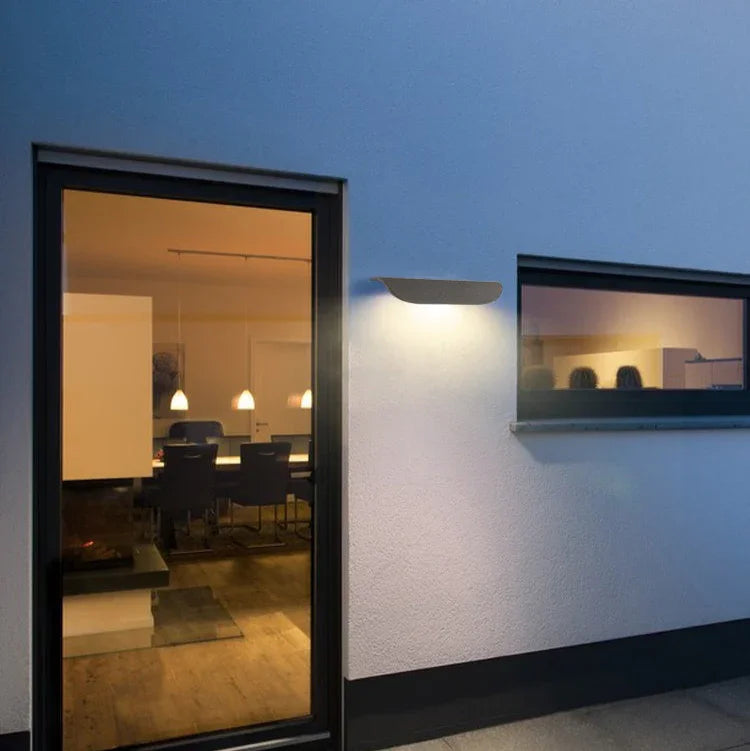 Hardesa Outdoor Wall Lamp