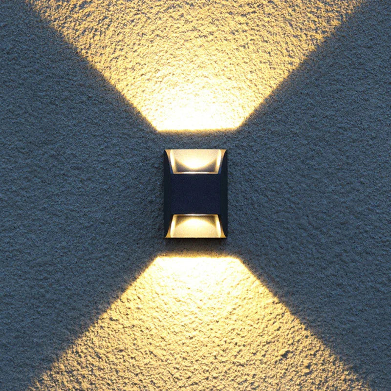 Harvuna Waterproof Outdoor Wall Light