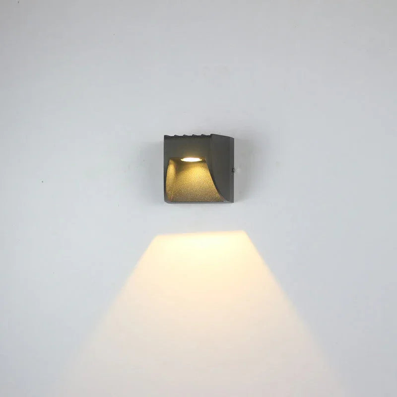 Harvuna Waterproof Outdoor Wall Light