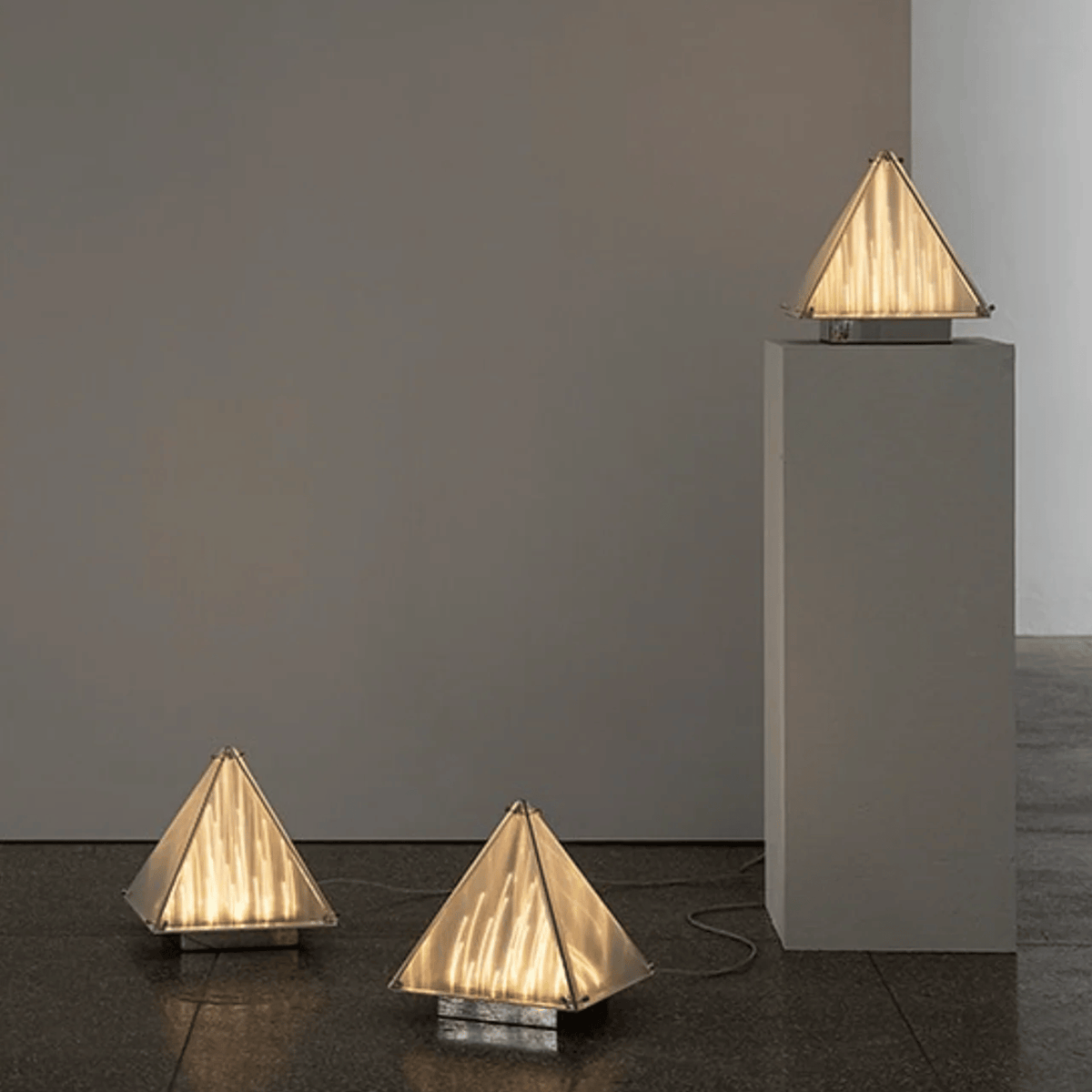 Kalvova Table Lamp