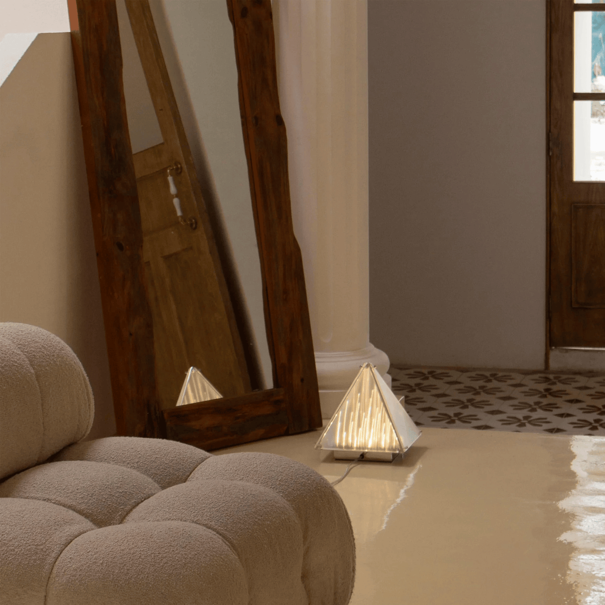 Kalvova Table Lamp