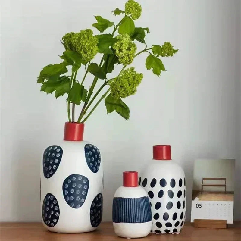 Kerndando Vase