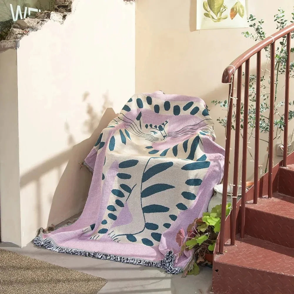 Linfola Throw Blanket