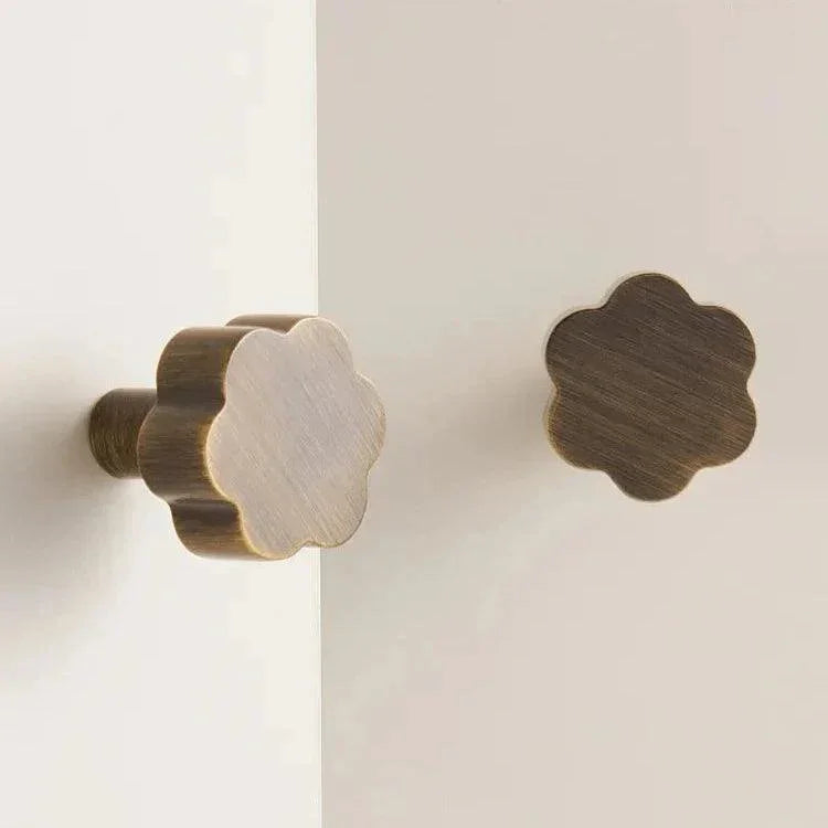 Linndosa Brass Furniture Handle