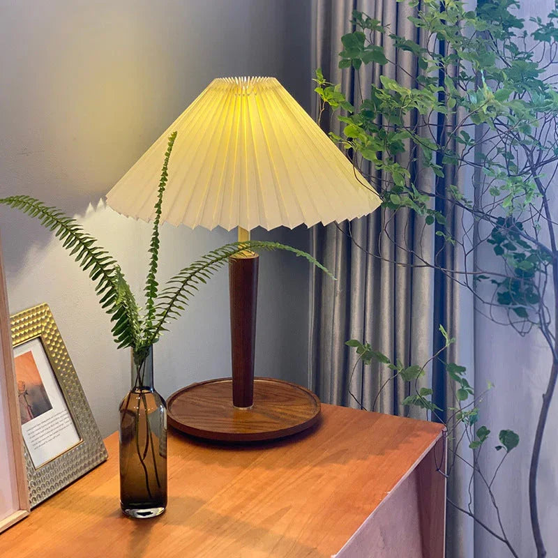 Linria Table Lamp