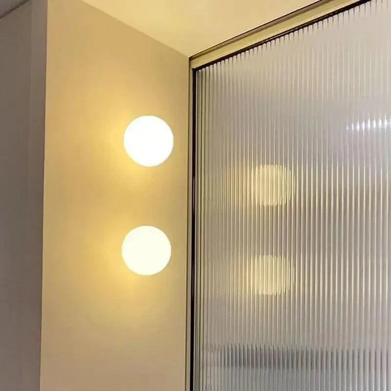 Lorbova Glass Wall Lamp