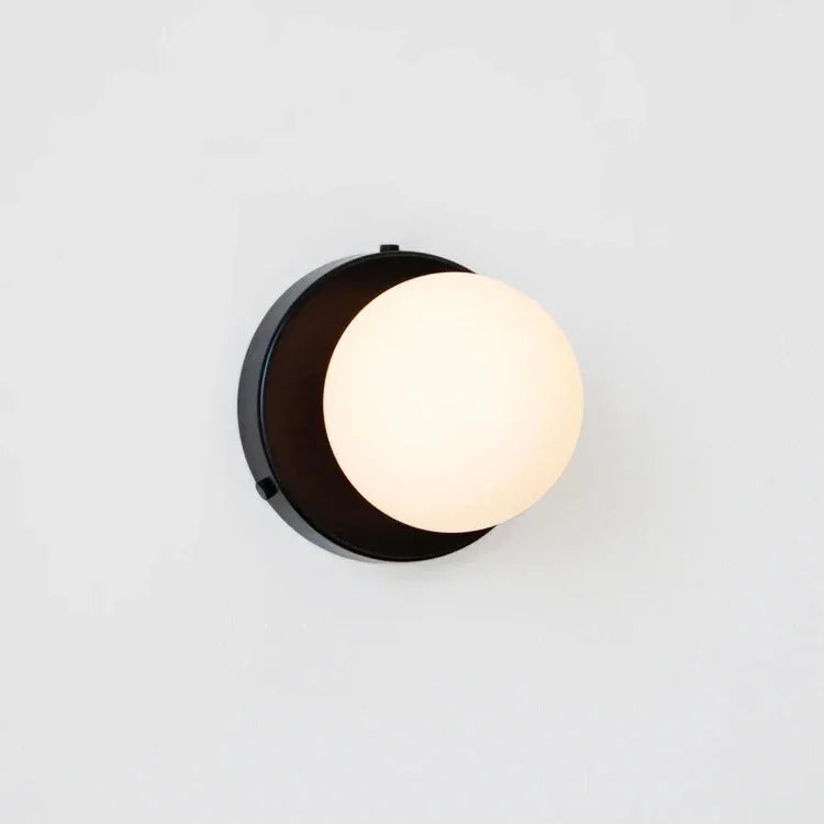 Lorvunda Wall Lamp