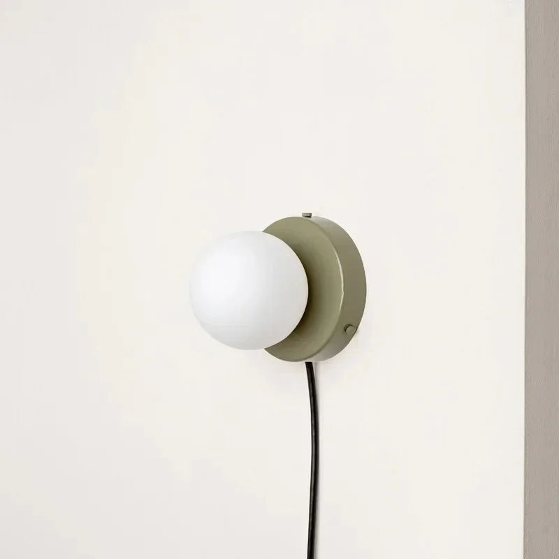 Lorvunda Wall Lamp