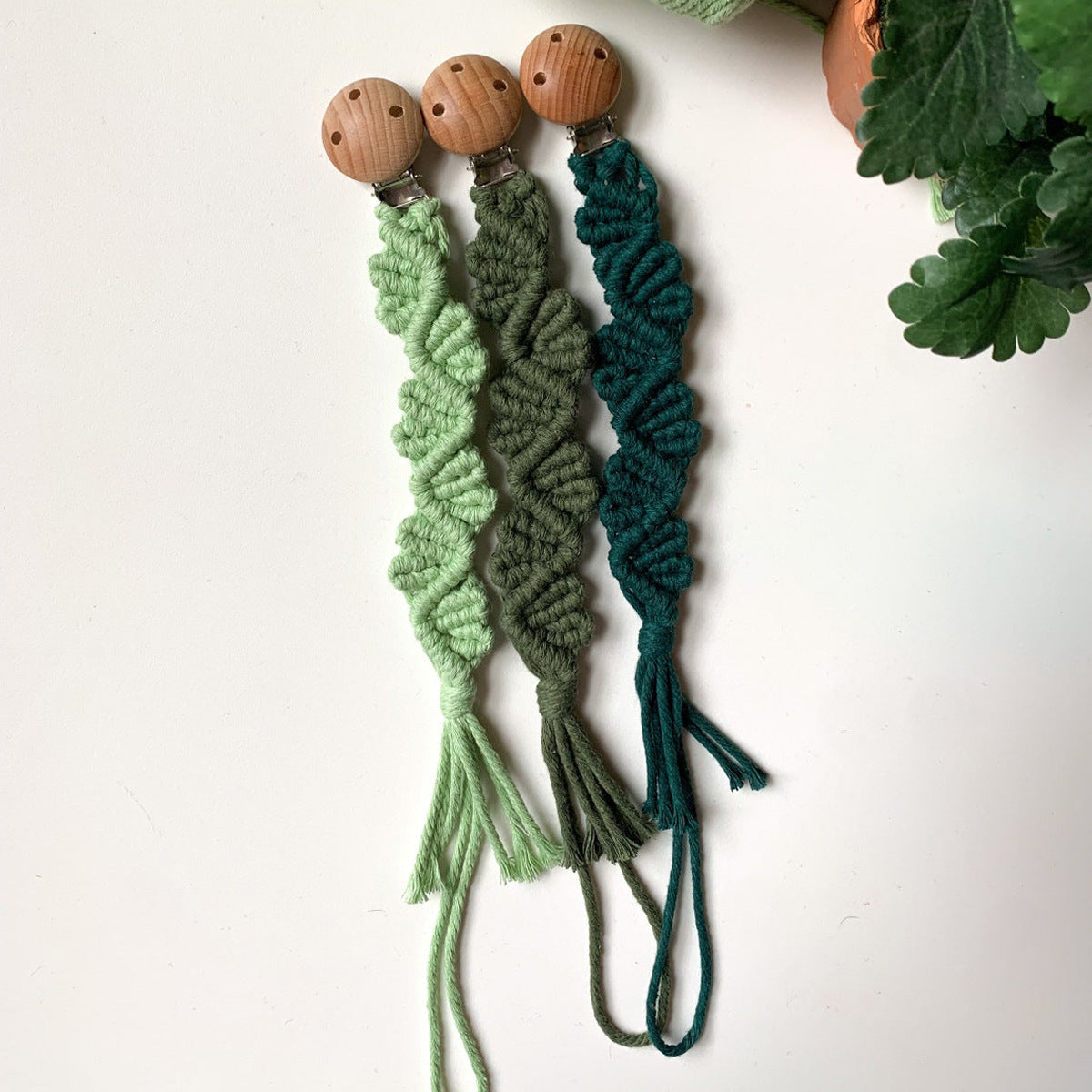 Macrame Keychain Holder with Wooden Accents | TheKanta