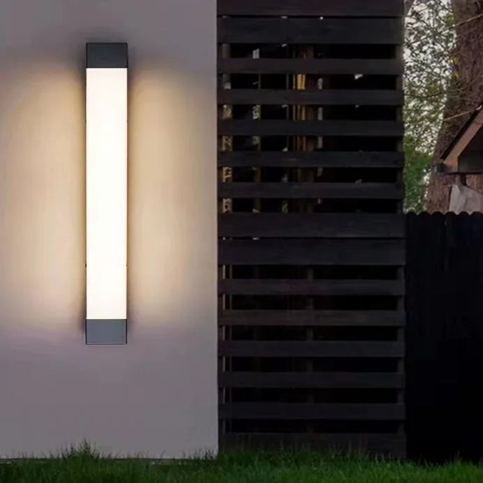 Melbina LED Wall Light