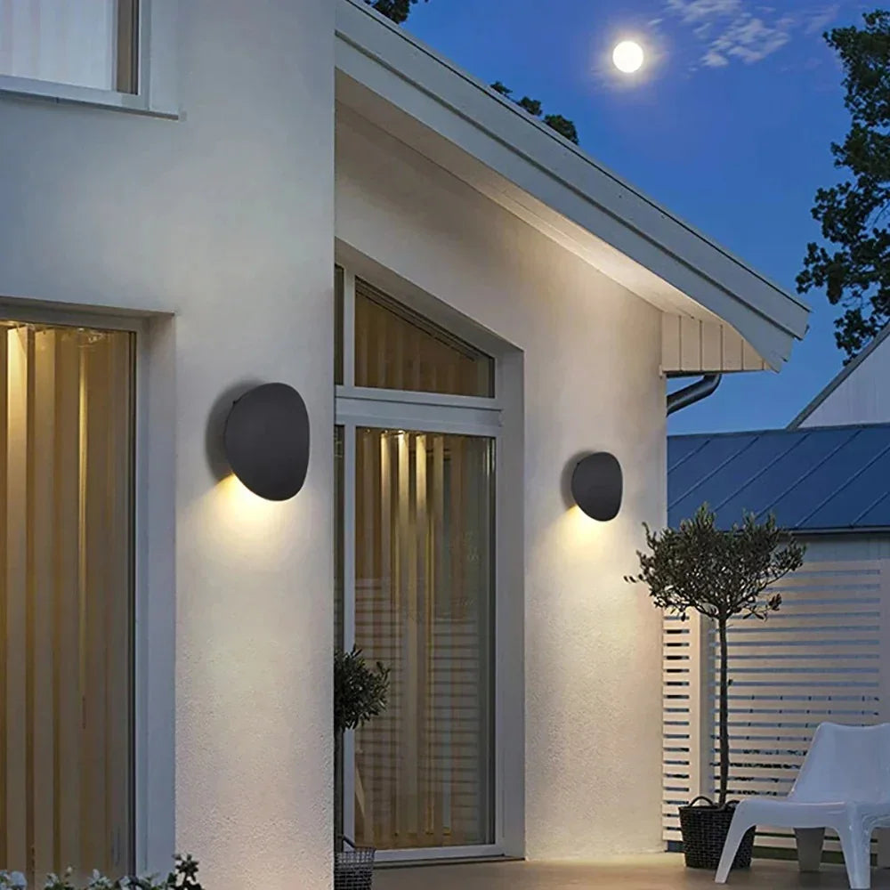 Melndarno Outdoor Wall Lamp