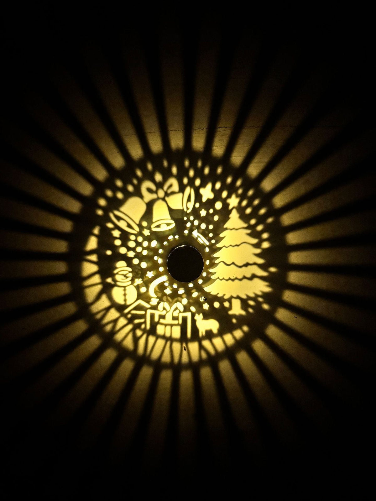 Metal Projection Lantern | TheKanta