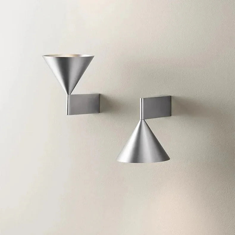 Pelfarno Wall Lamp